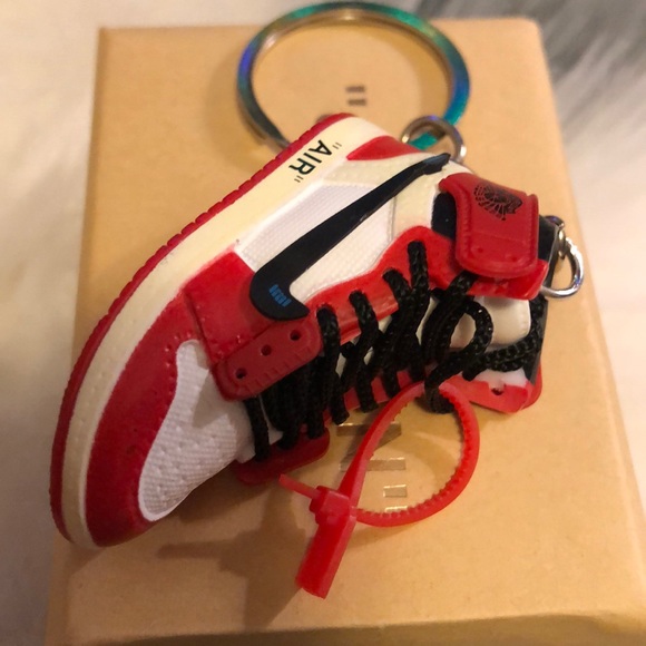 Jordan Other - Air Jordan I Off-White “Chicago” Keychain